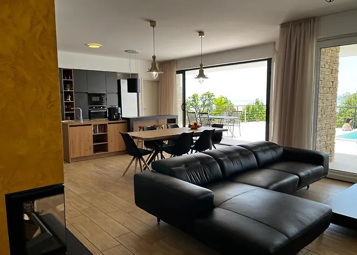 Zara Bella Vista *