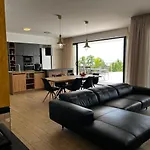 Zara Bella Vista *