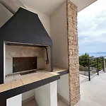Zara Bella Vista