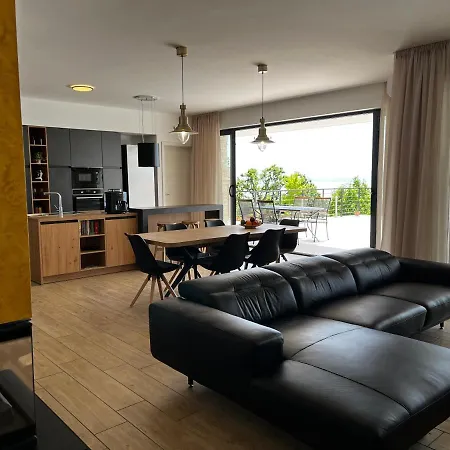 Zara Bella Vista *