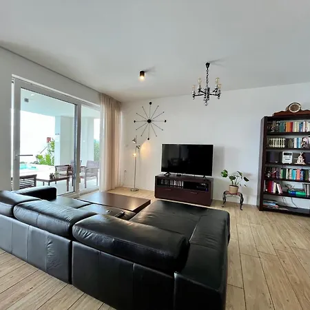 Zara Bella Vista Villa *