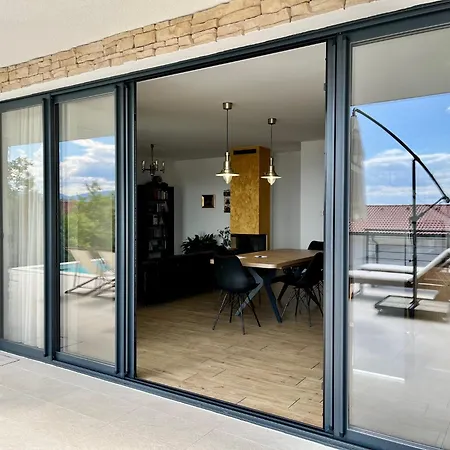 Zara Bella Vista Villa